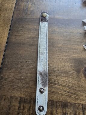 Genuine Leather And Real Cowhide.   Snap Bracelet in White and Brown